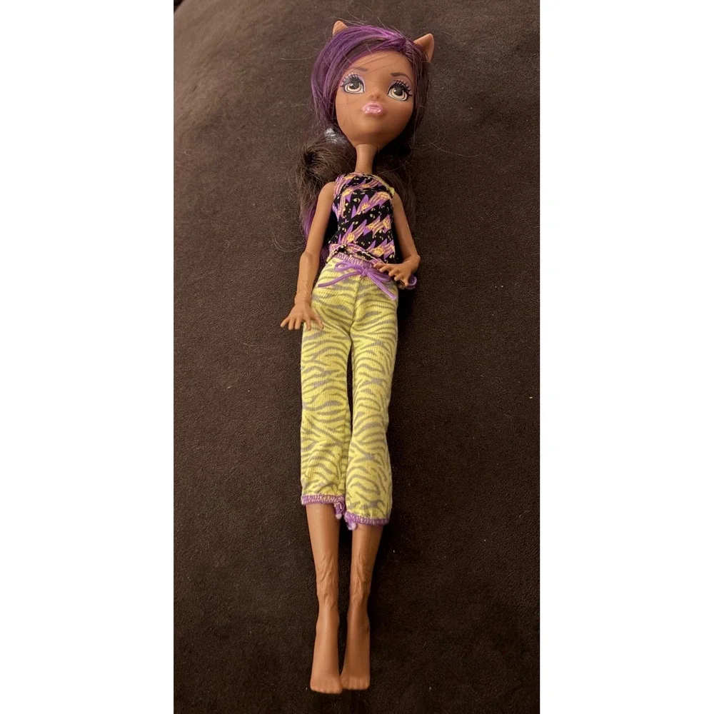 Monster High Clawdeen Wolf - Monster Family -  Doll‎ Purple Hair Pajamas Mattel